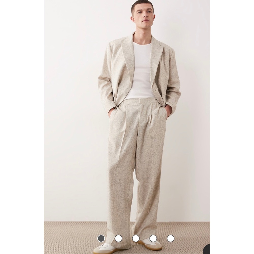 ASOS DESIGN Mens Textured Smart Trousers Beige Straight Leg Pleated Pants XS 30